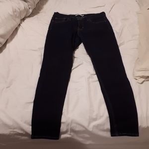 Dark wash Levi's 710 super skinny